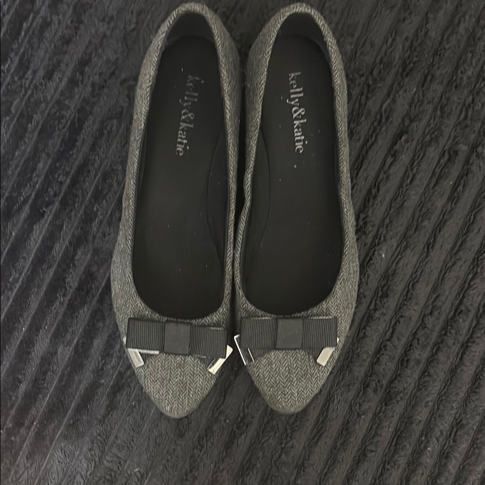 Kelly & Katie Gray Wedge Shoes with Elegant Design